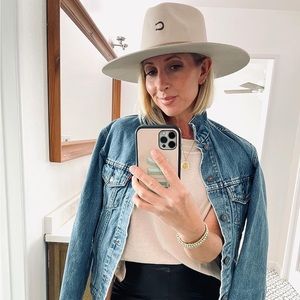 Taupe Cowboy Hat w/ Brand